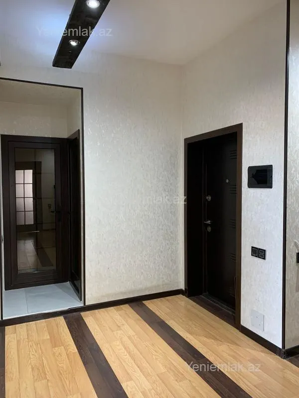 Satılır 3 otaqlı yeni tikili 120 m²