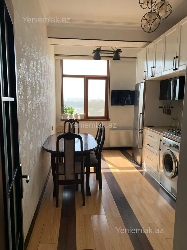 Satılır 3 otaqlı yeni tikili 120 m²
