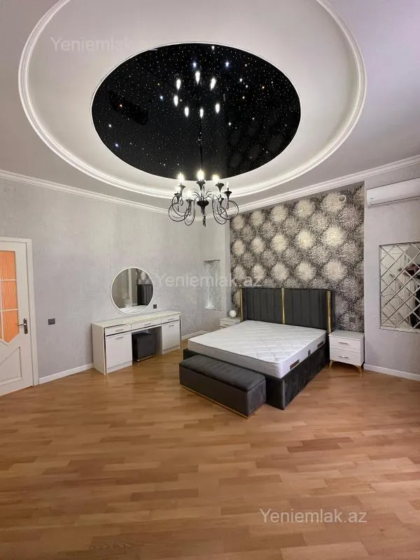 Satılır 12 otaqlı həyət evi 840 m²