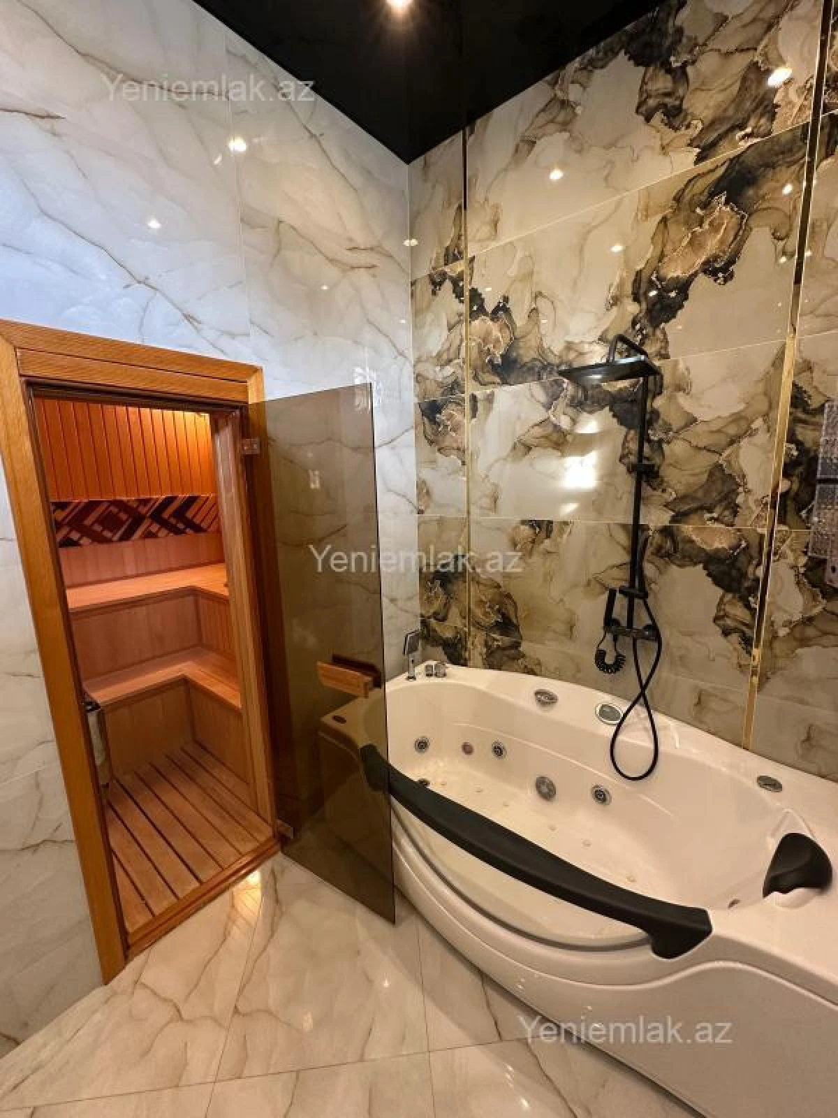 Satılır 12 otaqlı həyət evi 840 m²