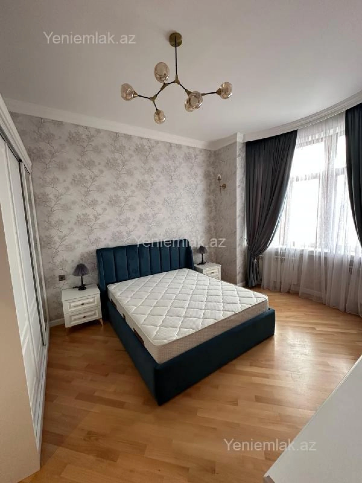 Satılır 12 otaqlı həyət evi 840 m²