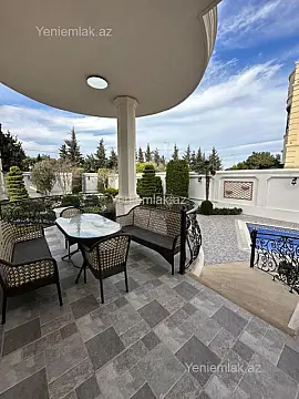 Satılır 12 otaqlı həyət evi 840 m²