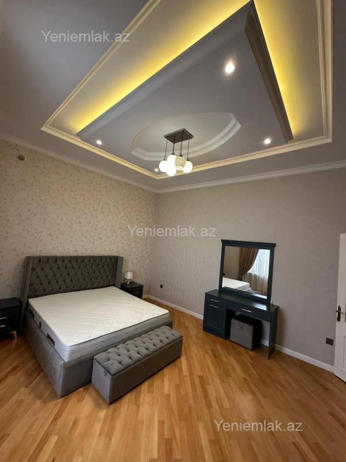 Satılır 12 otaqlı həyət evi 840 m²