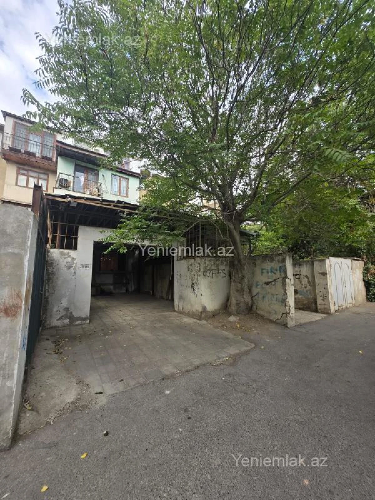 Satılır 2 otaqlı köhnə tikili 86 m²