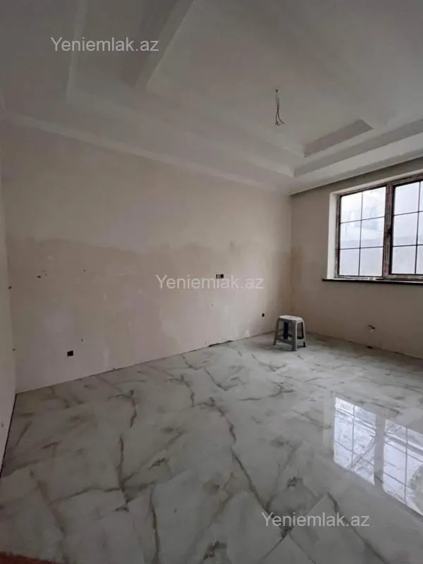 Satılır 4 otaqlı həyət evi 250 m²