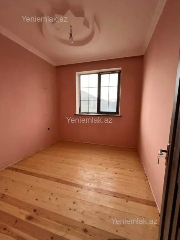 Satılır 4 otaqlı həyət evi 250 m²