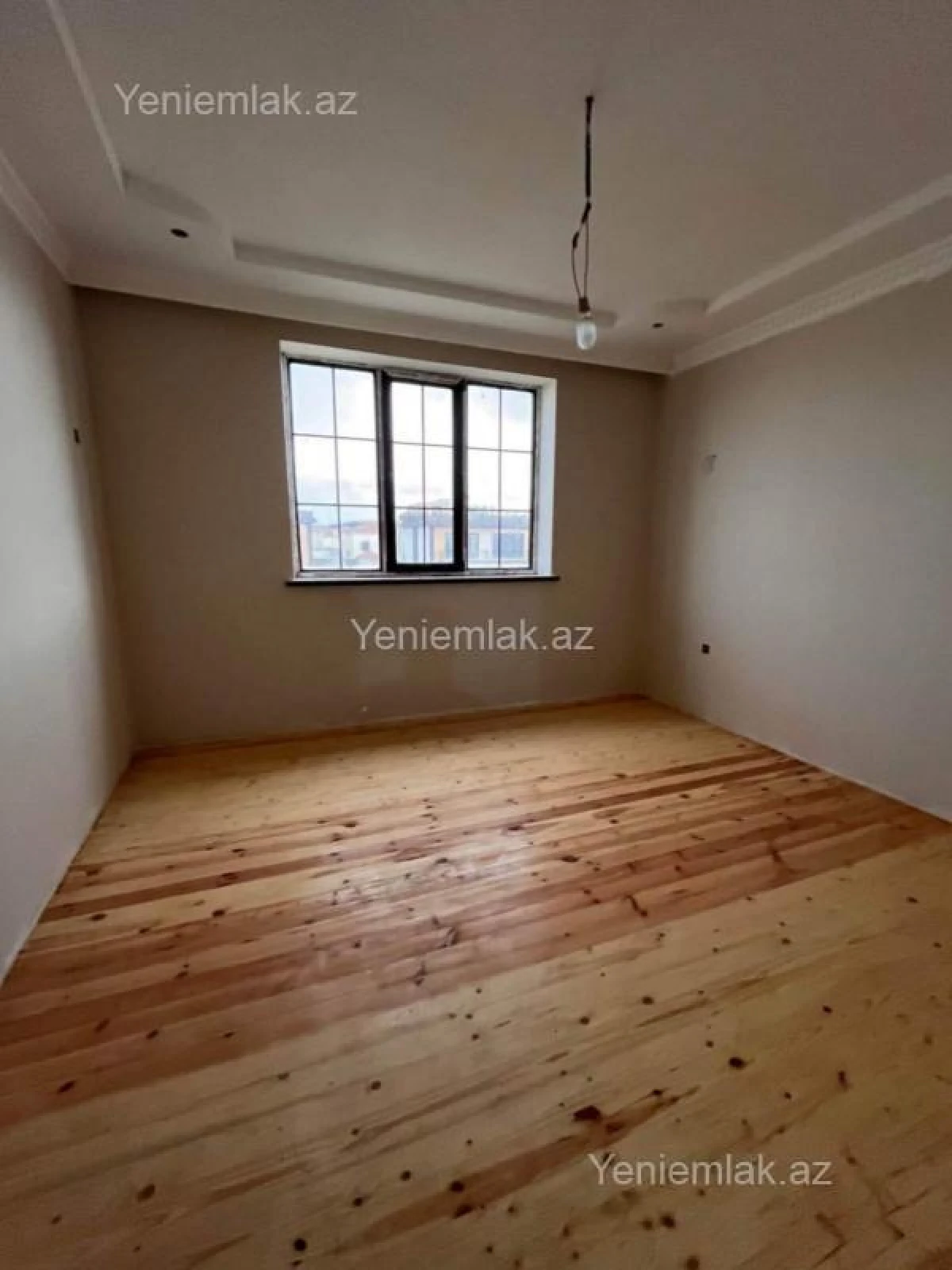 Satılır 4 otaqlı həyət evi 250 m²