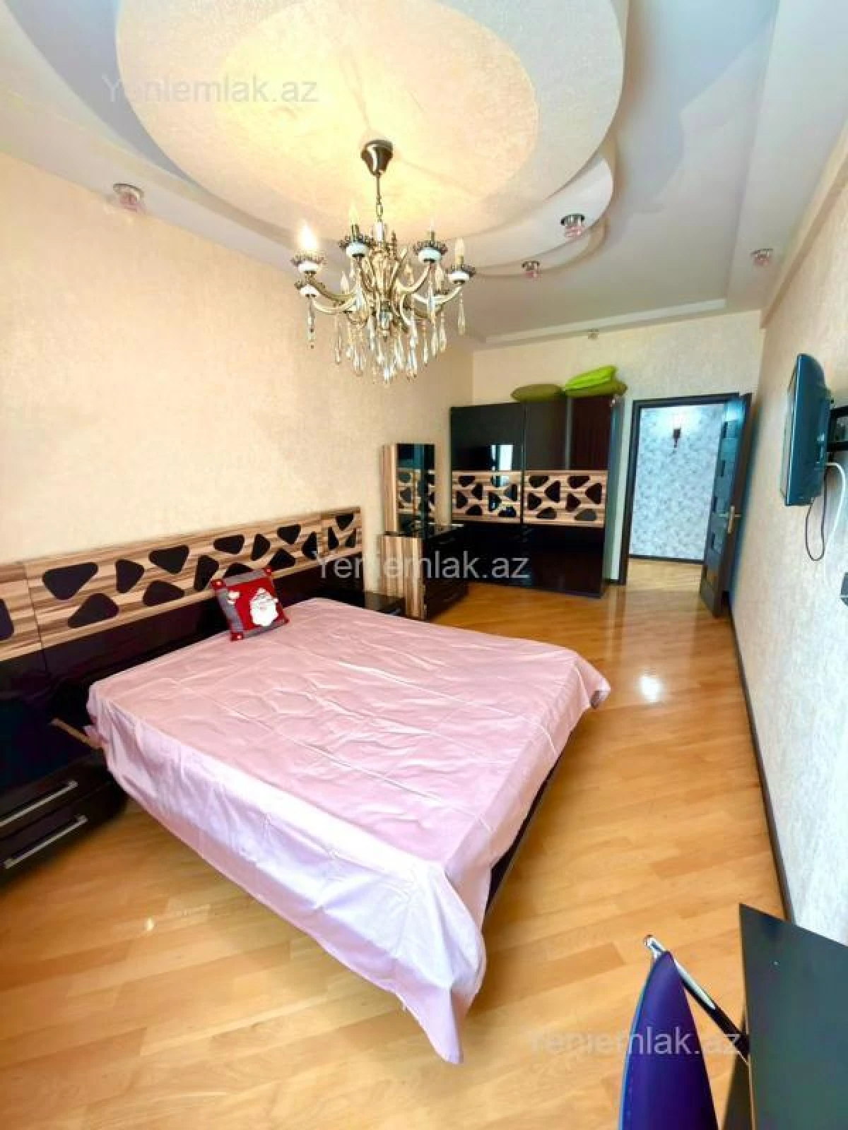 Satılır 3 otaqlı yeni tikili 135 m²