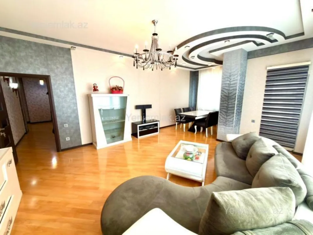 Satılır 3 otaqlı yeni tikili 135 m²