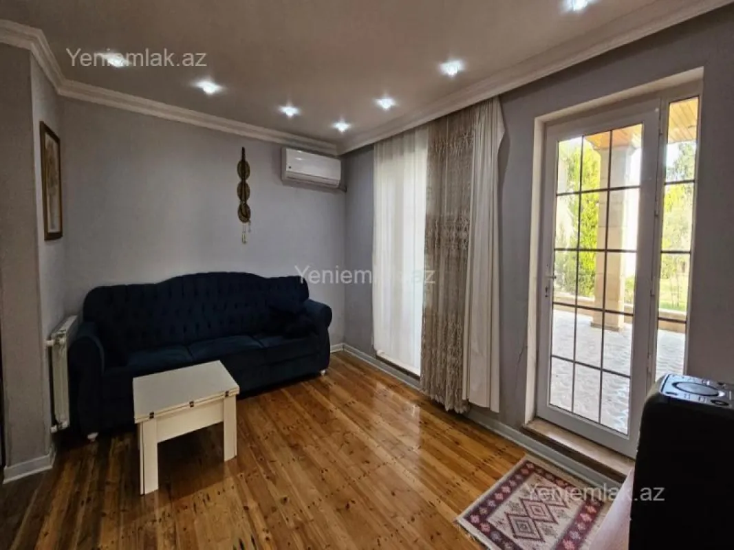 Satılır 5 otaqlı həyət evi 210 m²