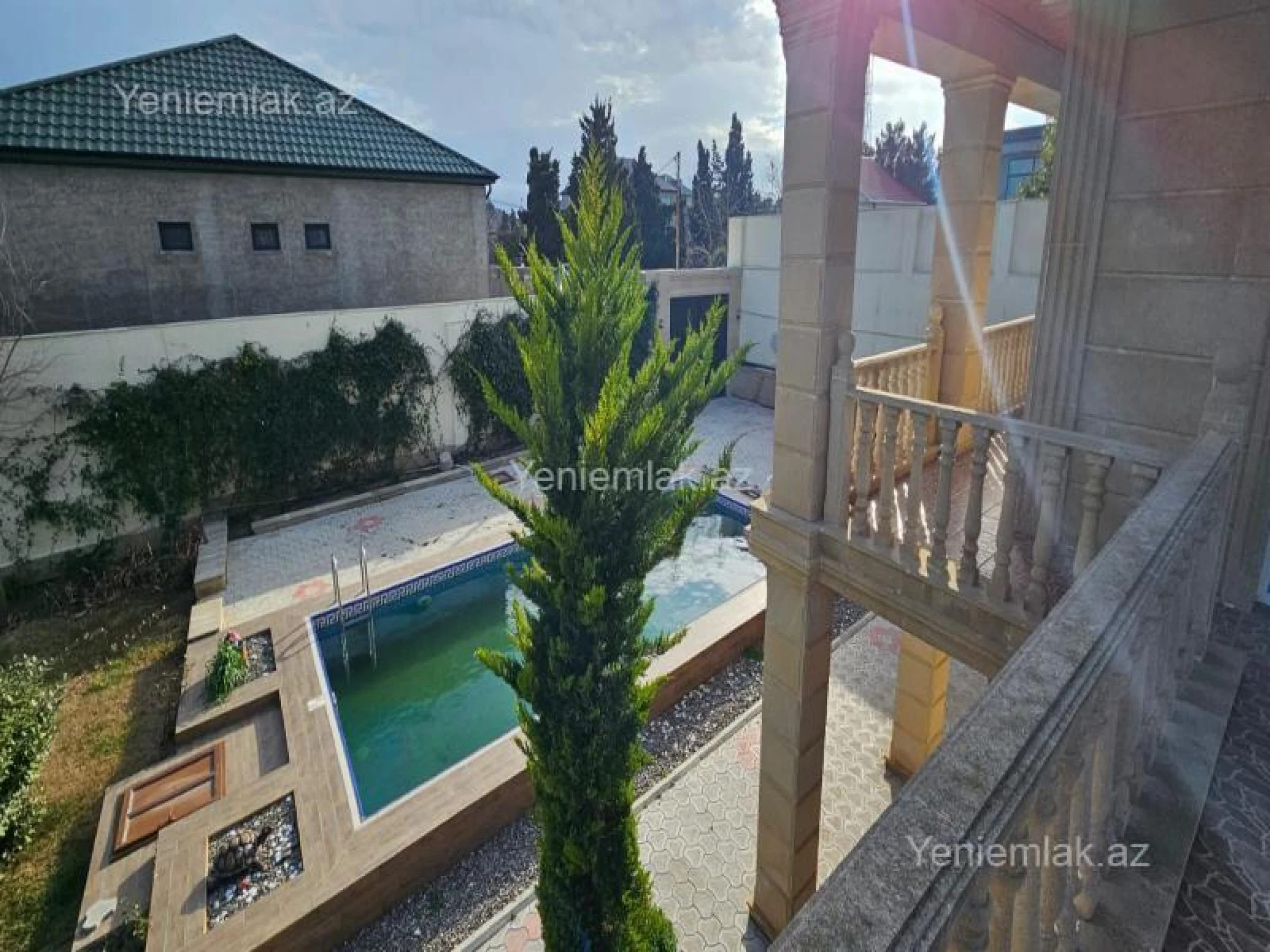 Satılır 5 otaqlı həyət evi 210 m²