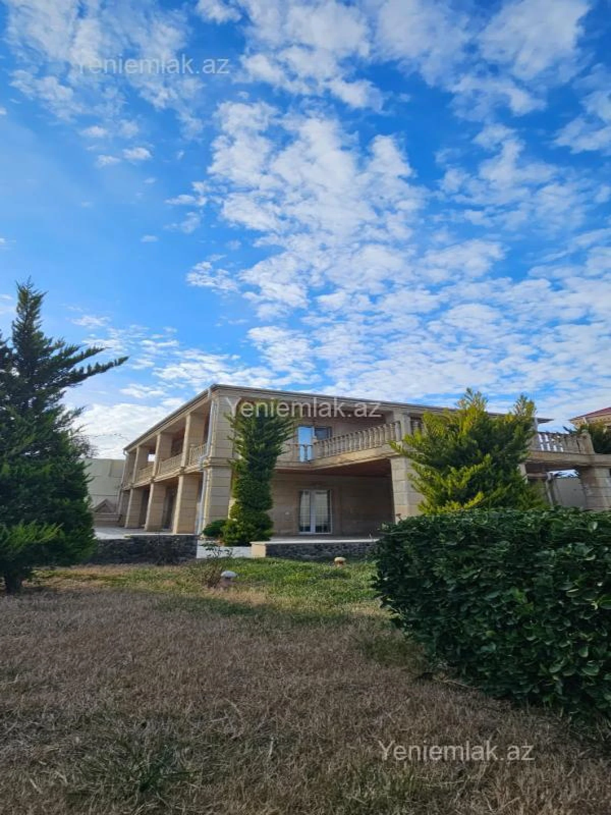 Satılır 5 otaqlı həyət evi 210 m²