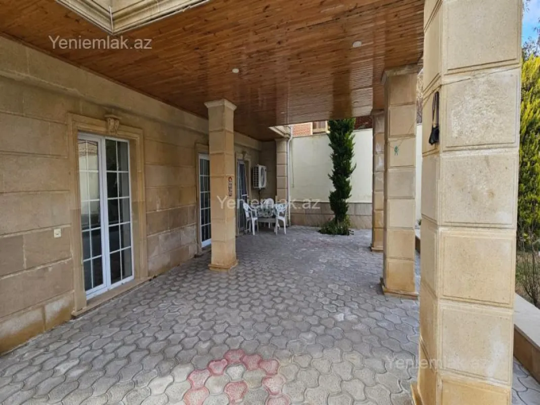 Satılır 5 otaqlı həyət evi 210 m²