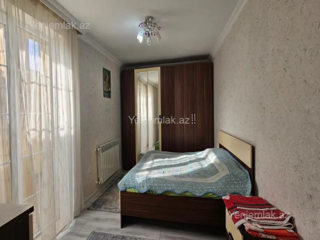 Satılır 5 otaqlı həyət evi 210 m²