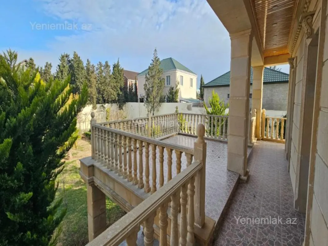 Satılır 5 otaqlı həyət evi 210 m²