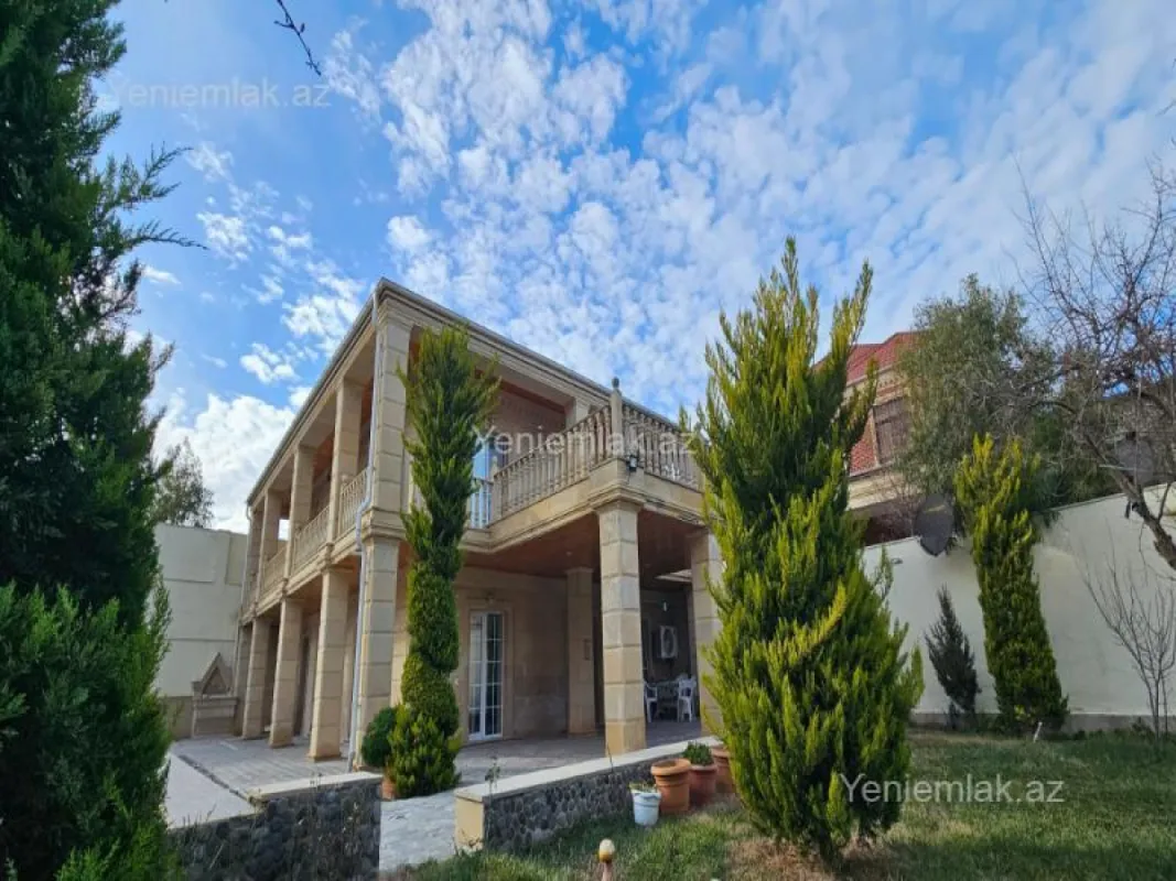 Satılır 5 otaqlı həyət evi 210 m²