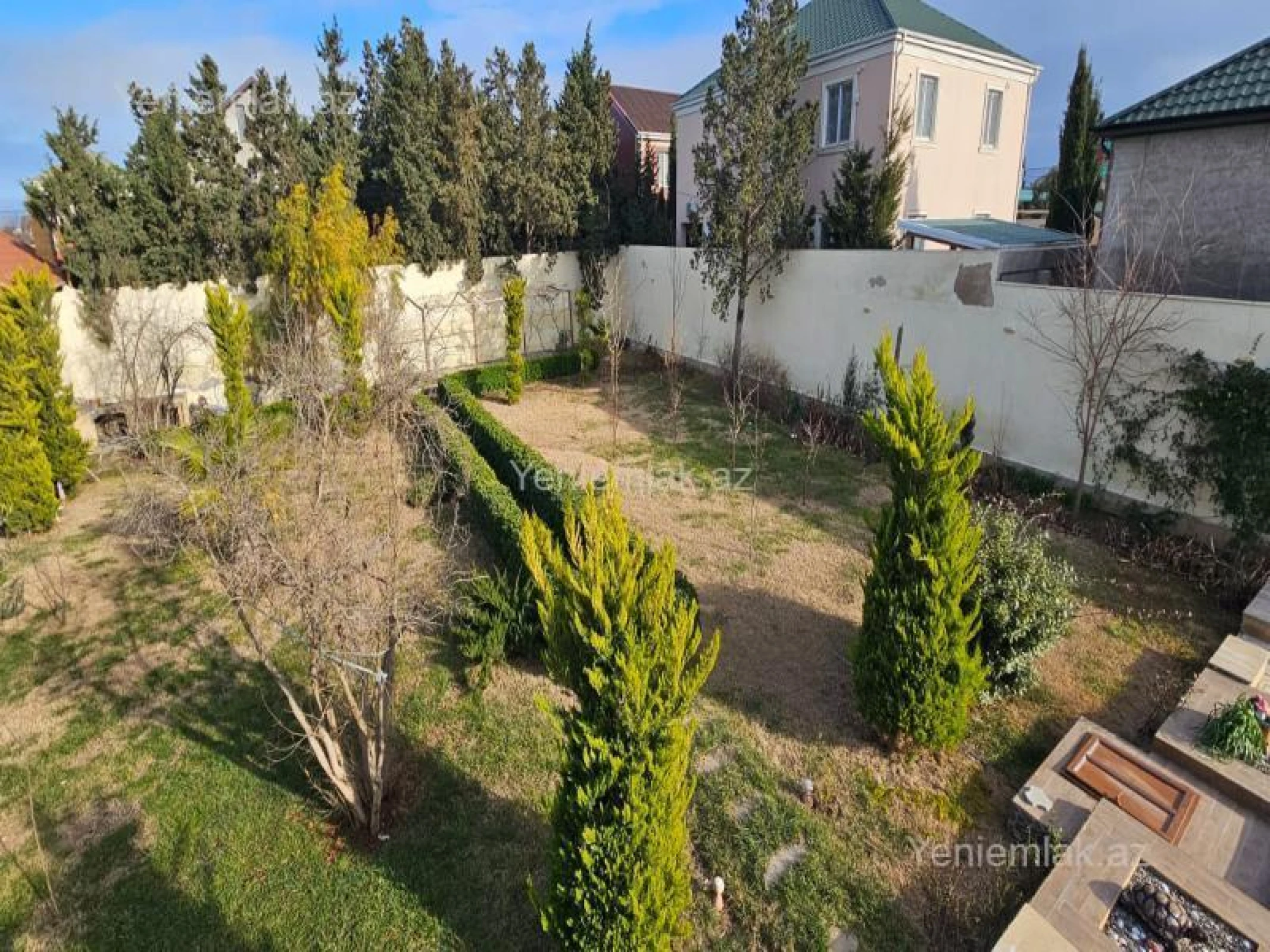Satılır 5 otaqlı həyət evi 210 m²