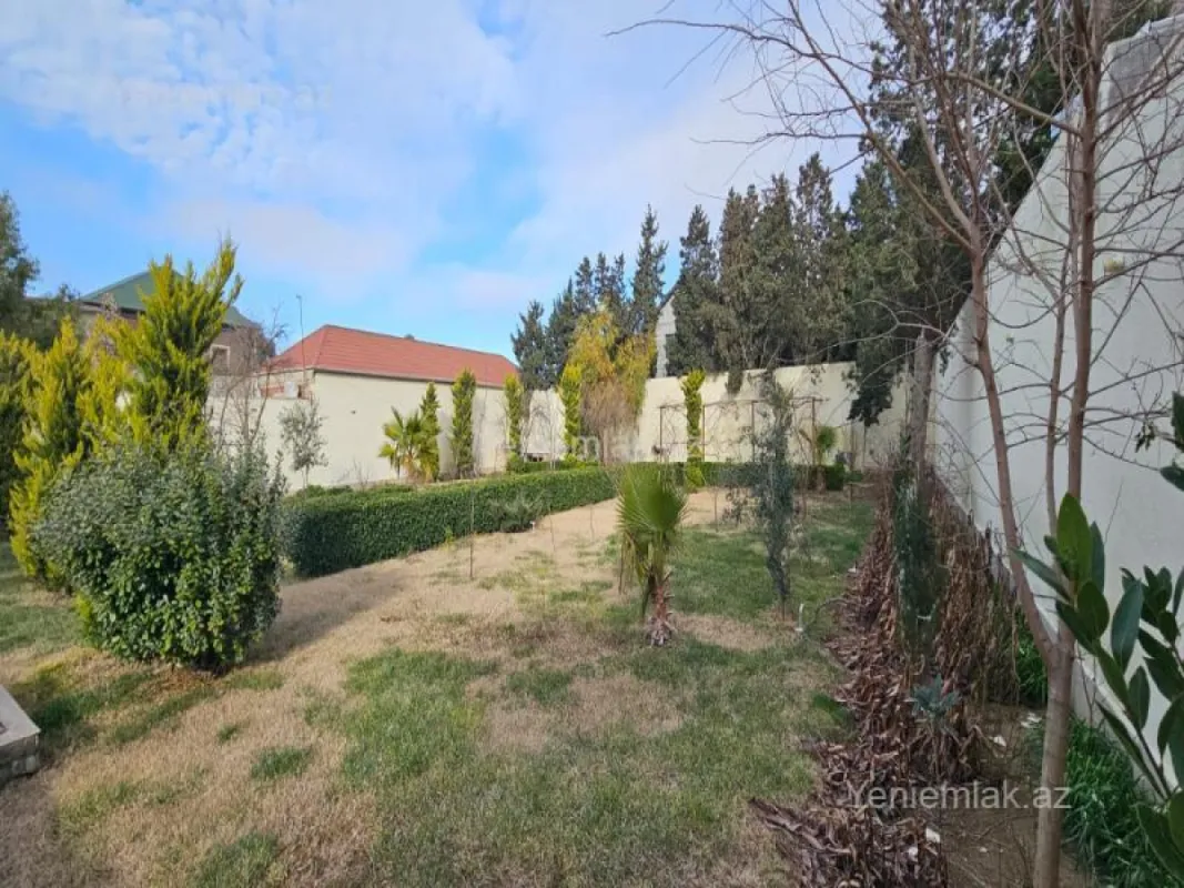Satılır 5 otaqlı həyət evi 210 m²