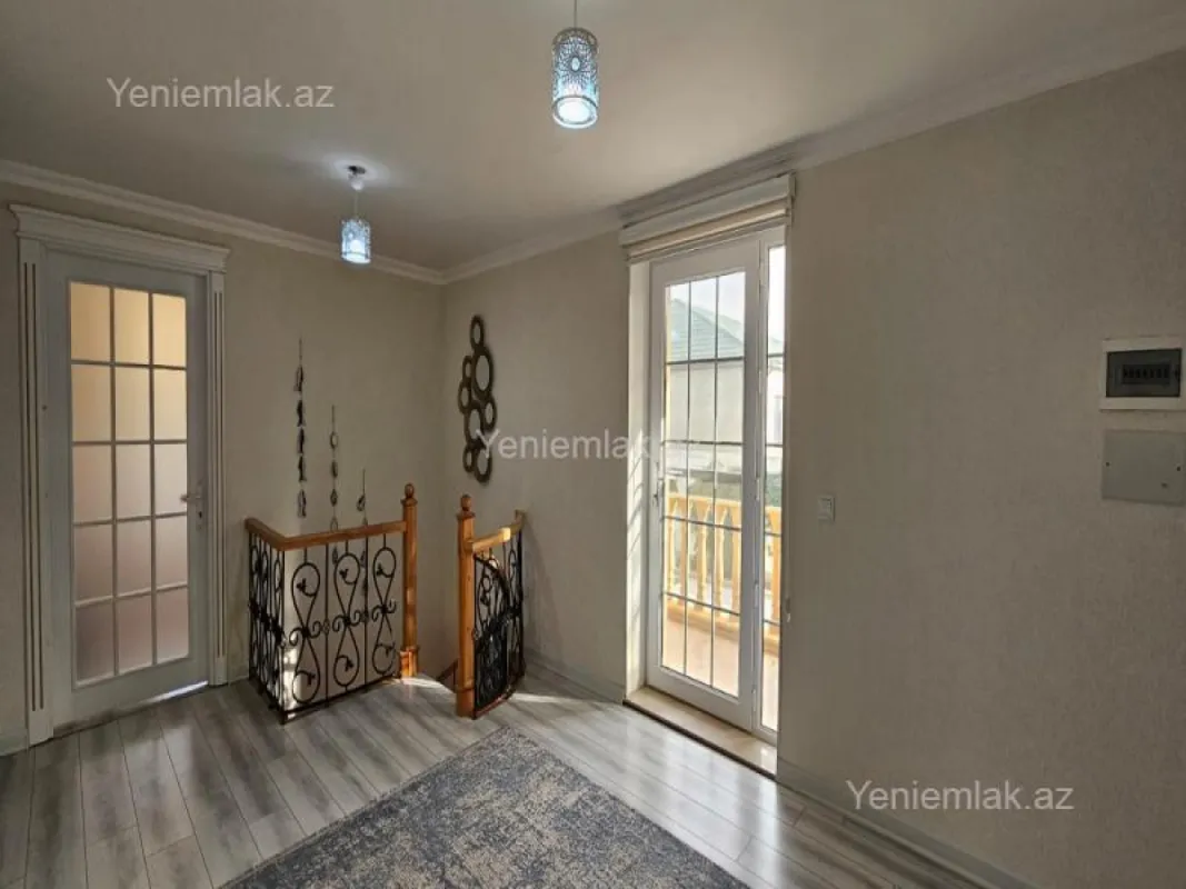 Satılır 5 otaqlı həyət evi 210 m²