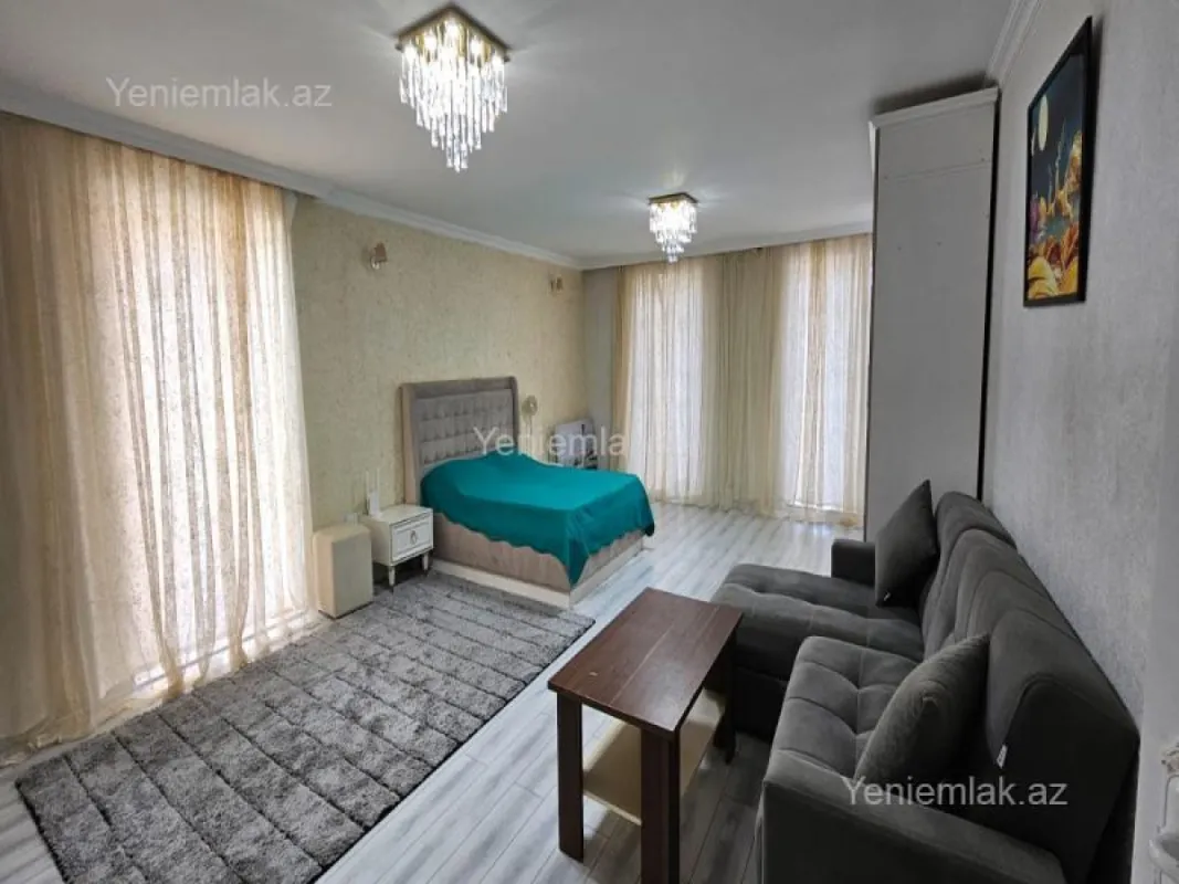 Satılır 5 otaqlı həyət evi 210 m²