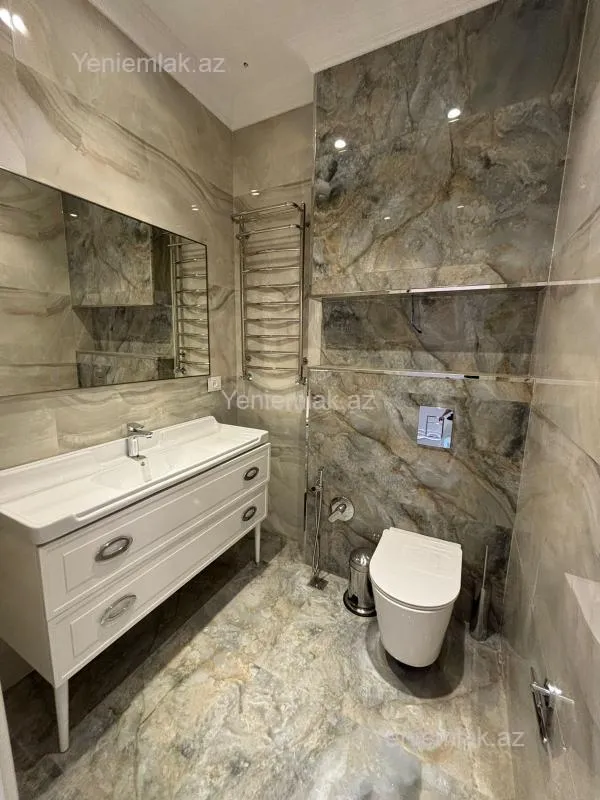 Satılır 4 otaqlı yeni tikili 242 m²