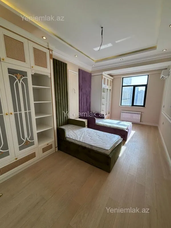 Satılır 4 otaqlı yeni tikili 242 m²