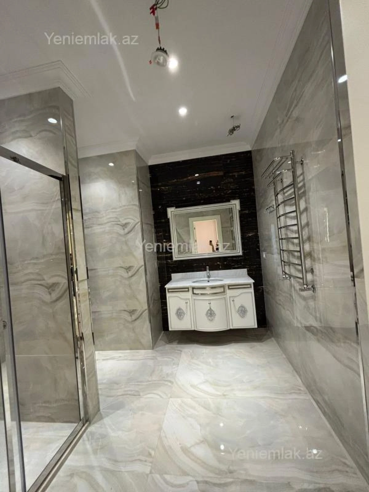 Satılır 4 otaqlı yeni tikili 242 m²