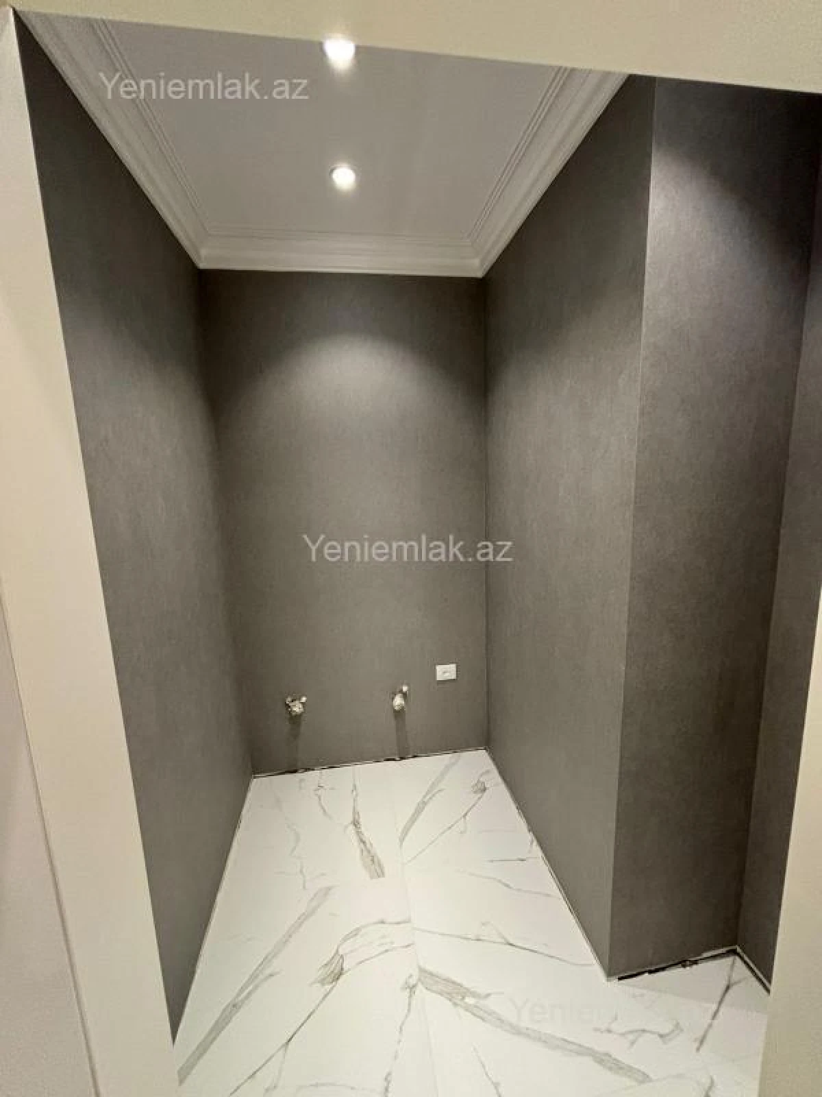 Satılır 4 otaqlı yeni tikili 242 m²