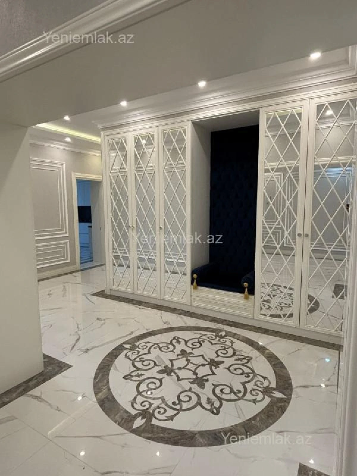 Satılır 4 otaqlı yeni tikili 242 m²