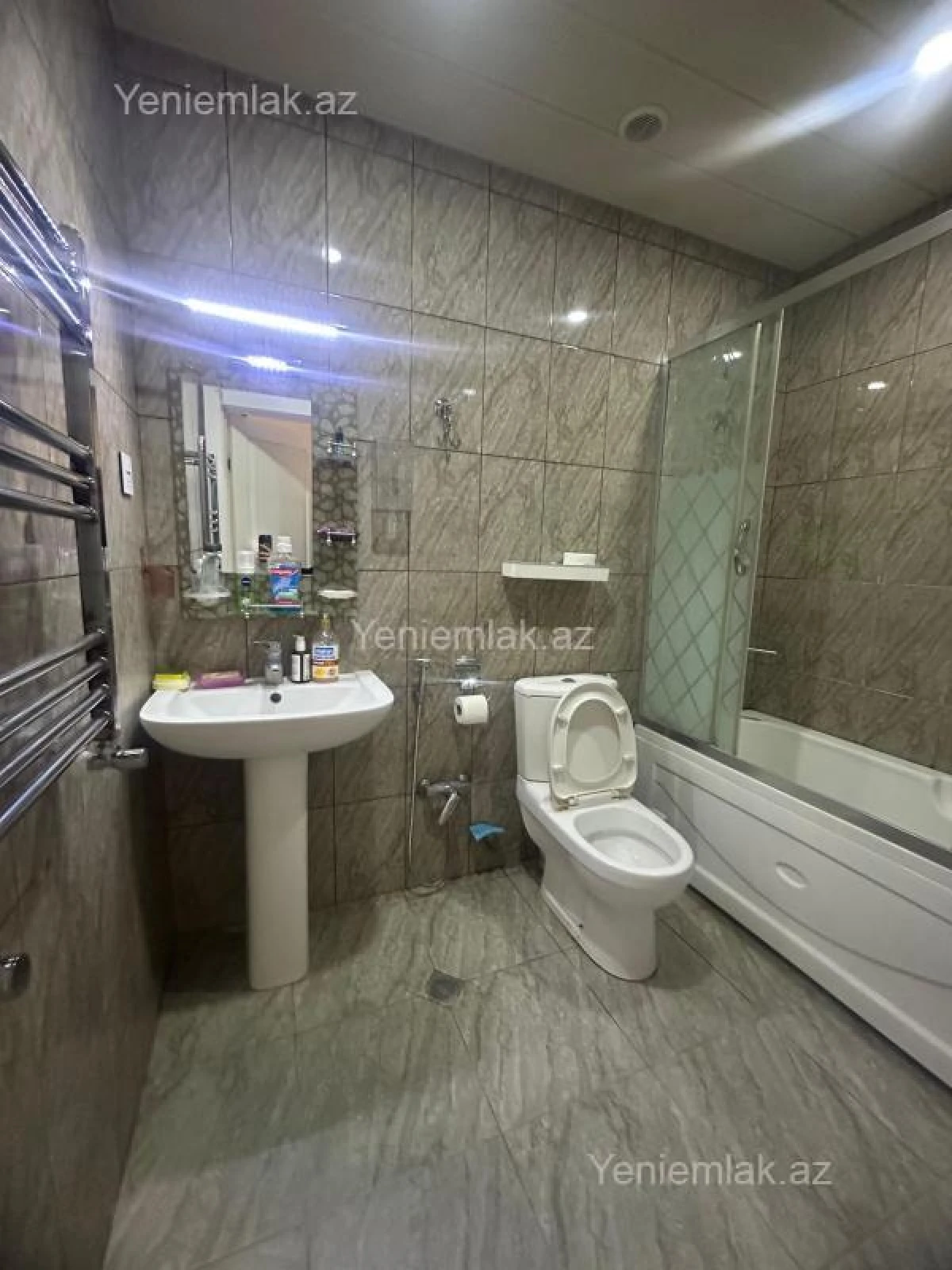 Satılır 3 otaqlı yeni tikili 85 m²