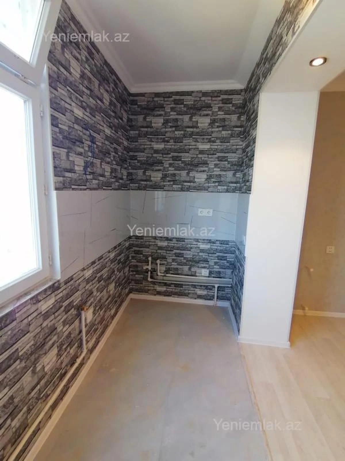 Satılır 2 otaqlı köhnə tikili 70 m²