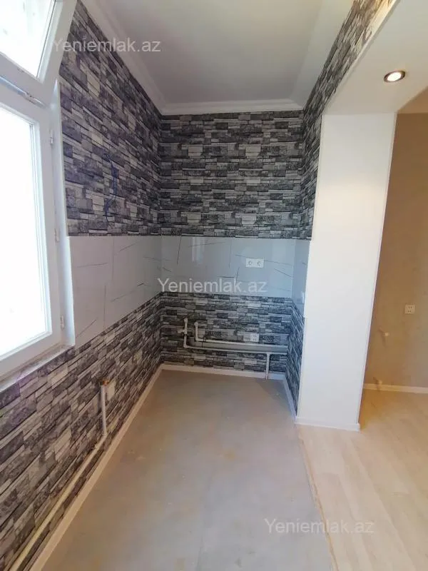 Satılır 2 otaqlı köhnə tikili 70 m²
