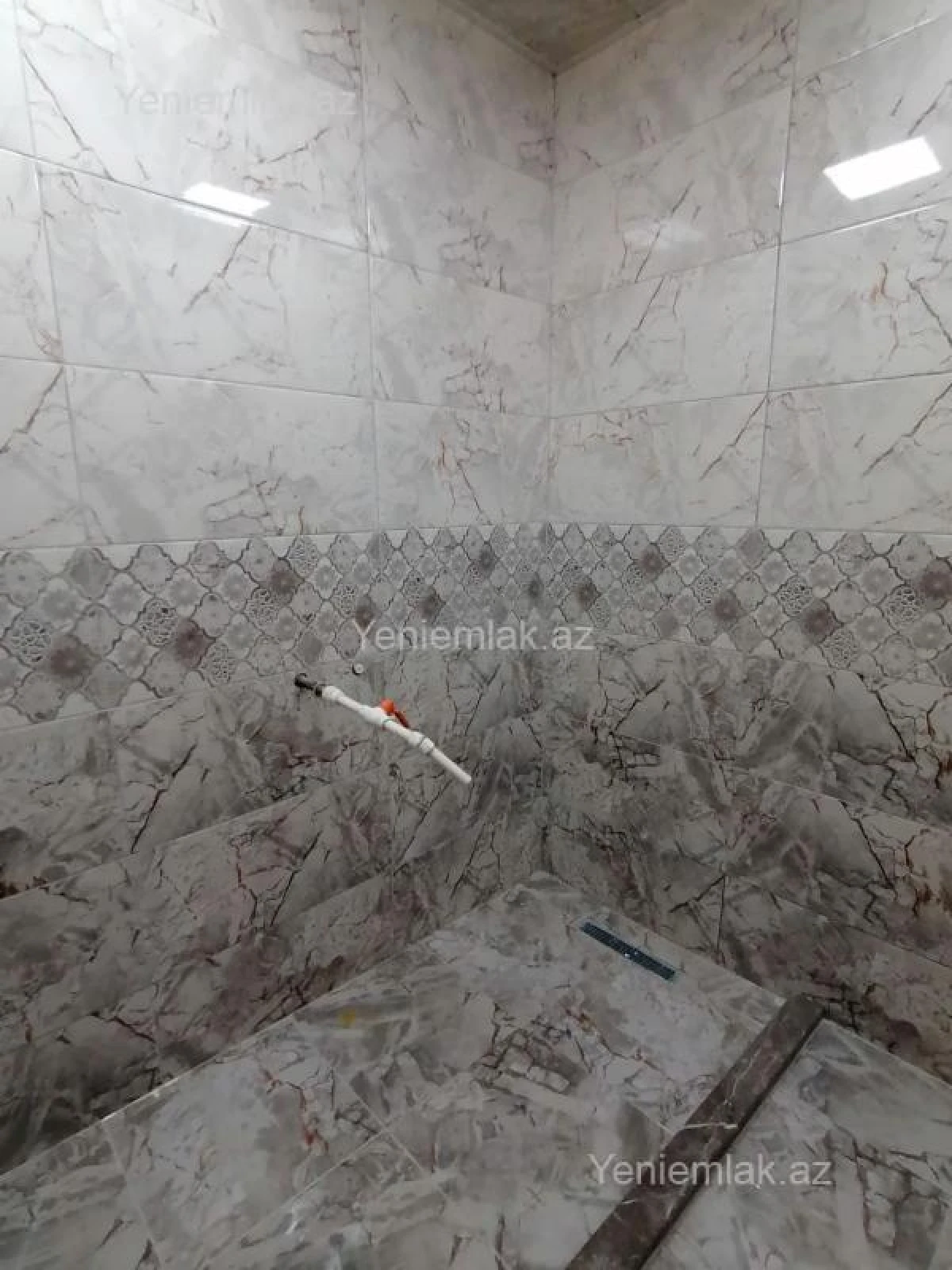 Satılır 2 otaqlı köhnə tikili 70 m²