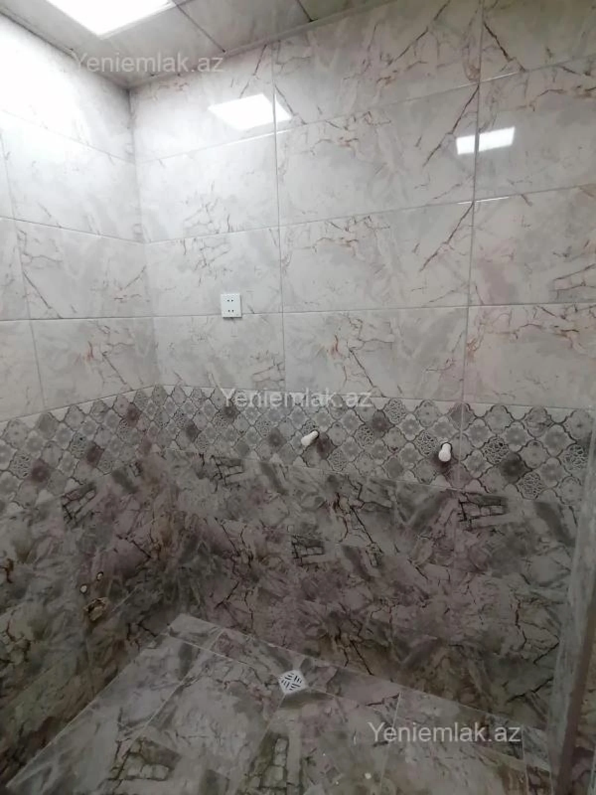 Satılır 2 otaqlı köhnə tikili 70 m²