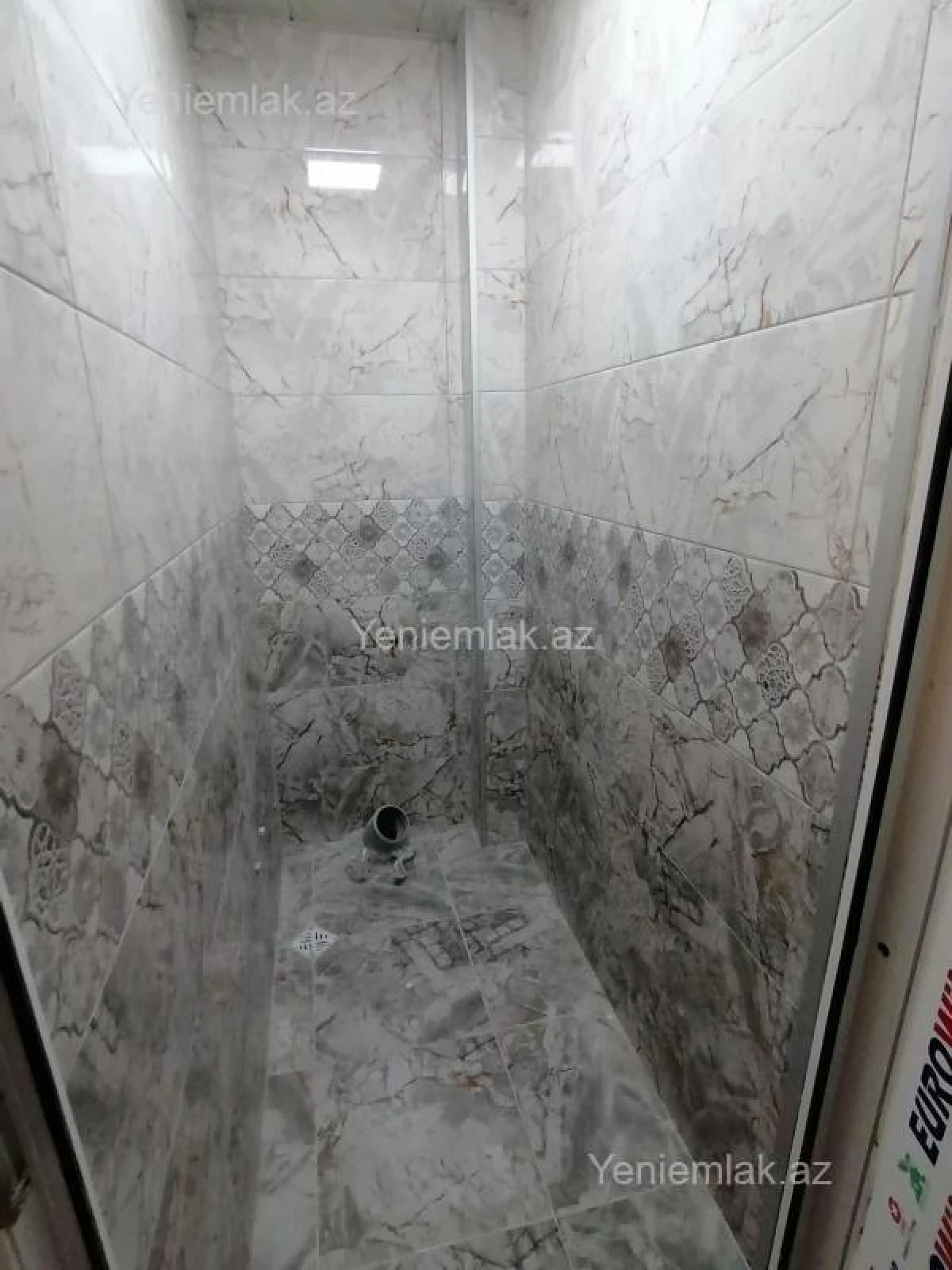 Satılır 2 otaqlı köhnə tikili 70 m²