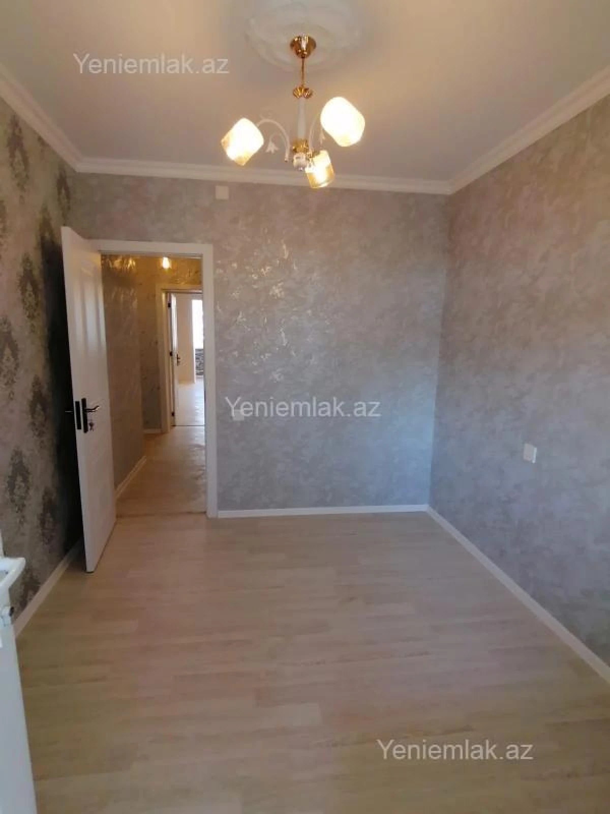 Satılır 2 otaqlı köhnə tikili 70 m²