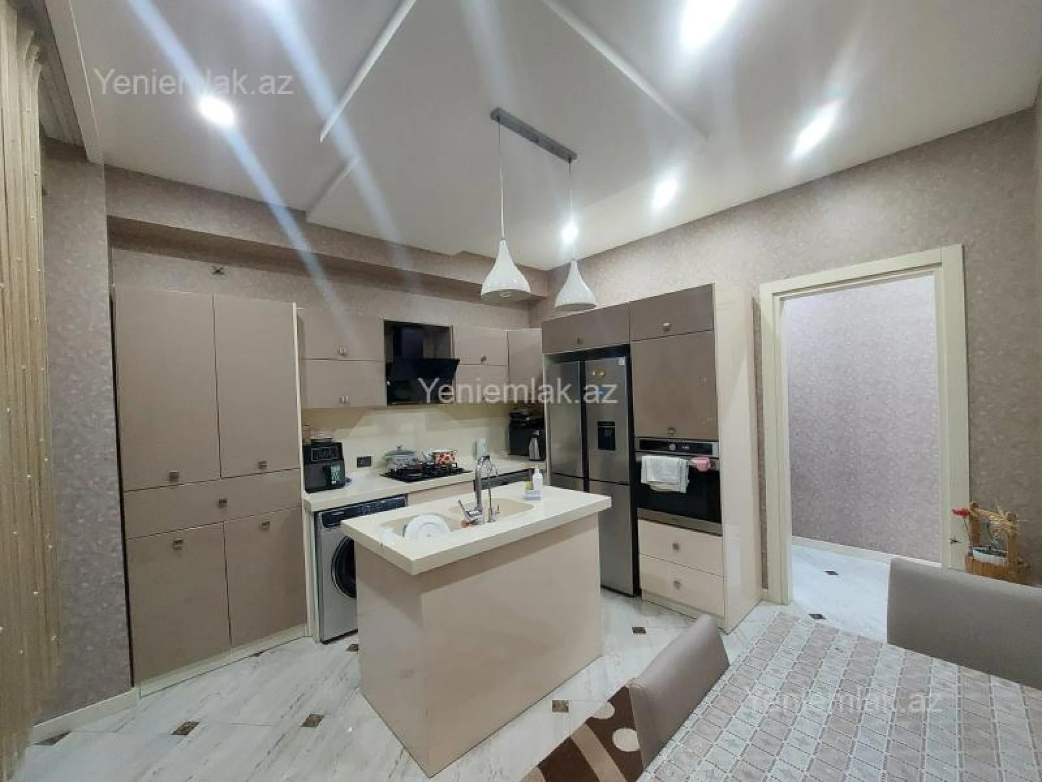 Satılır 3 otaqlı yeni tikili 130 m²