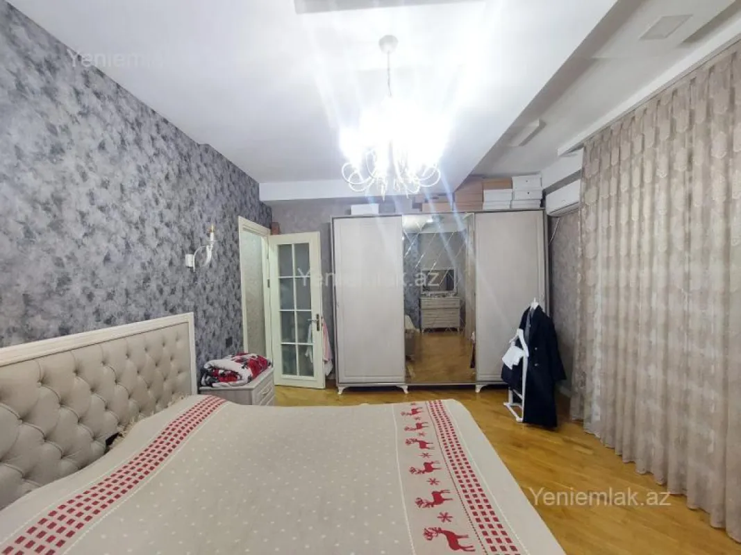 Satılır 3 otaqlı yeni tikili 130 m²