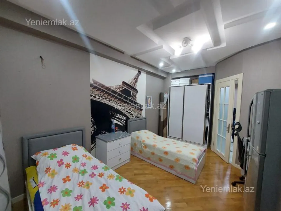 Satılır 3 otaqlı yeni tikili 130 m²