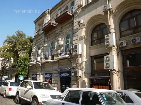 Satılır 3 otaqlı köhnə tikili 100 m² — Bakı, Səbail 3 otaq 100.00 m²