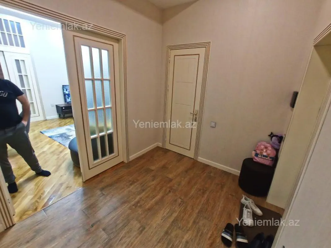 Satılır 3 otaqlı yeni tikili 77 m²