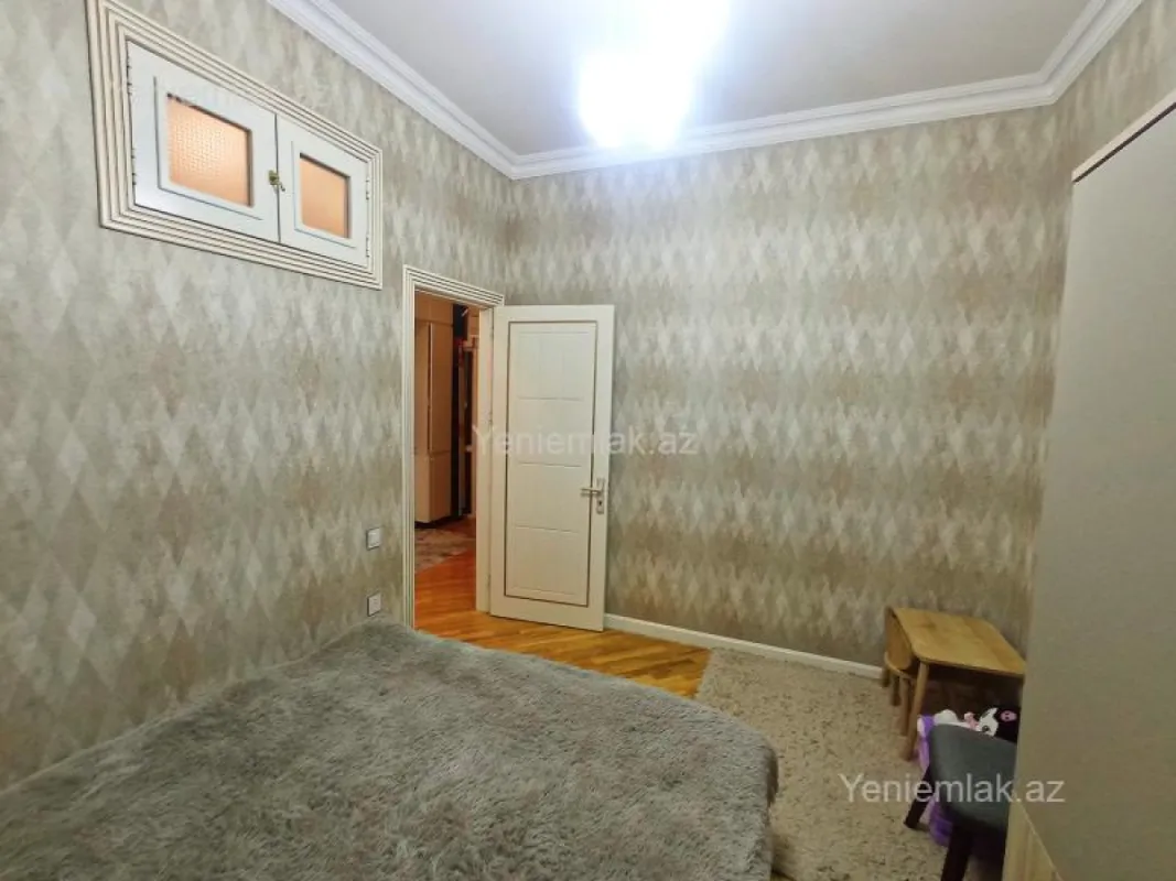 Satılır 3 otaqlı yeni tikili 77 m²