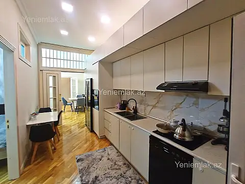 Satılır 3 otaqlı yeni tikili 77 m²