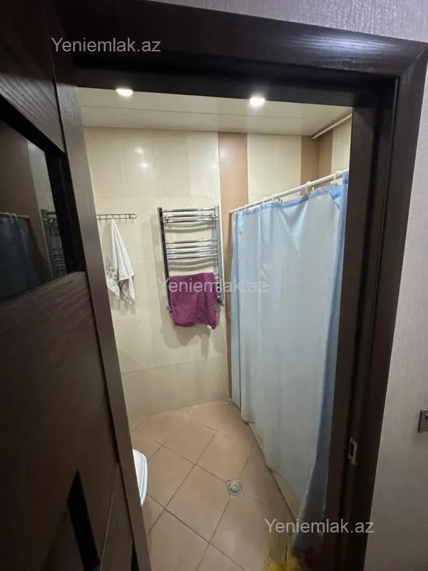 Satılır 5 otaqlı köhnə tikili 45 m²