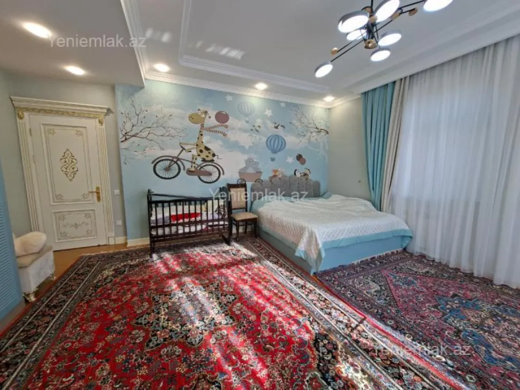 Satılır 8 otaqlı həyət evi 850 m²