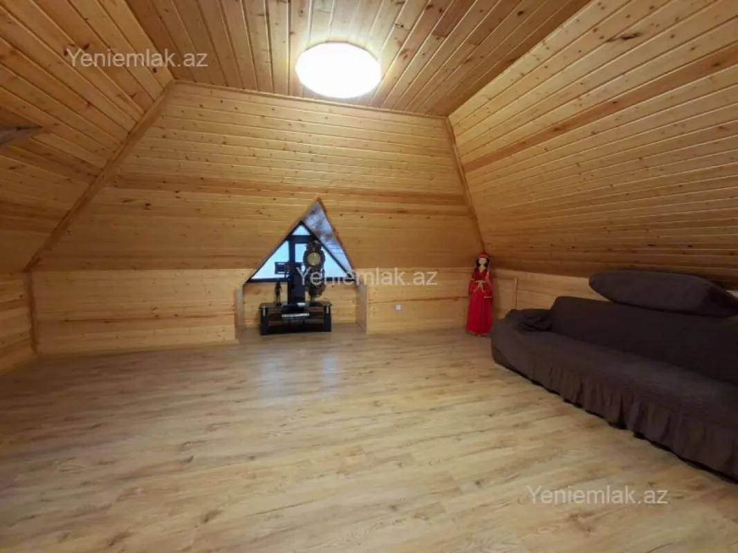 Satılır 8 otaqlı həyət evi 850 m²