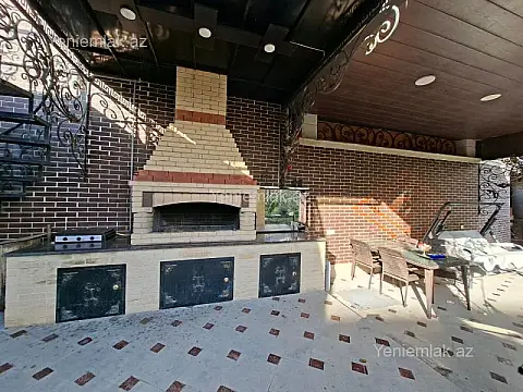 Satılır 8 otaqlı həyət evi 850 m²