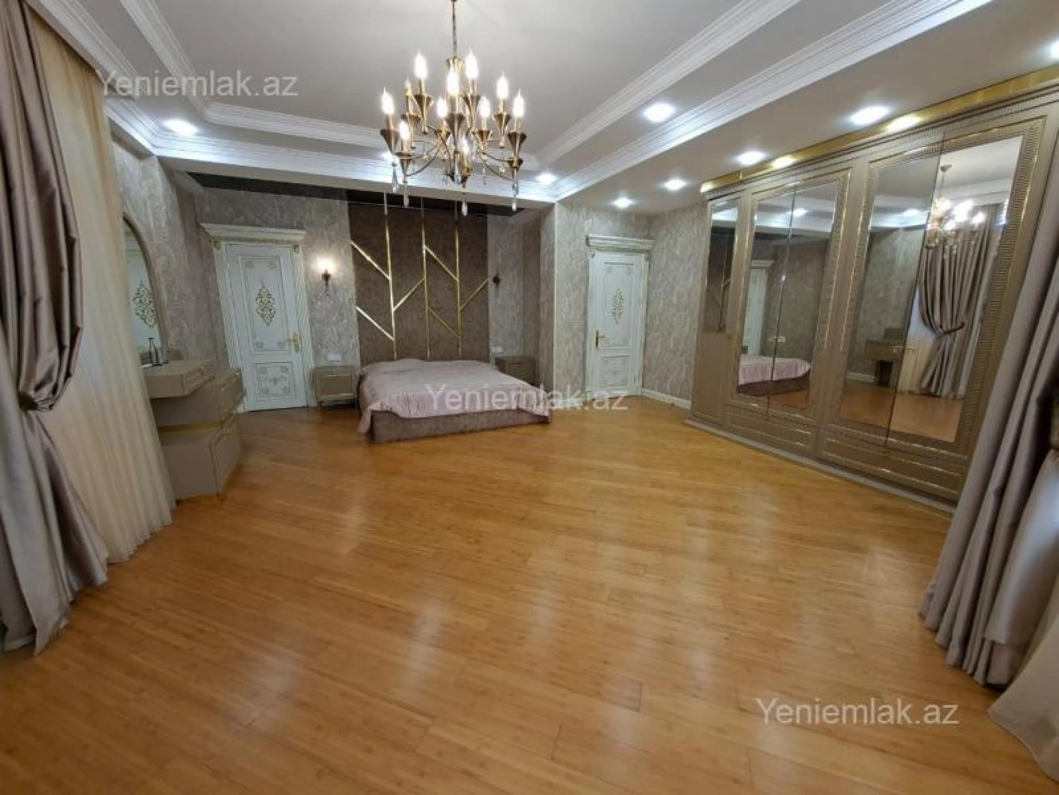 Satılır 8 otaqlı həyət evi 850 m²