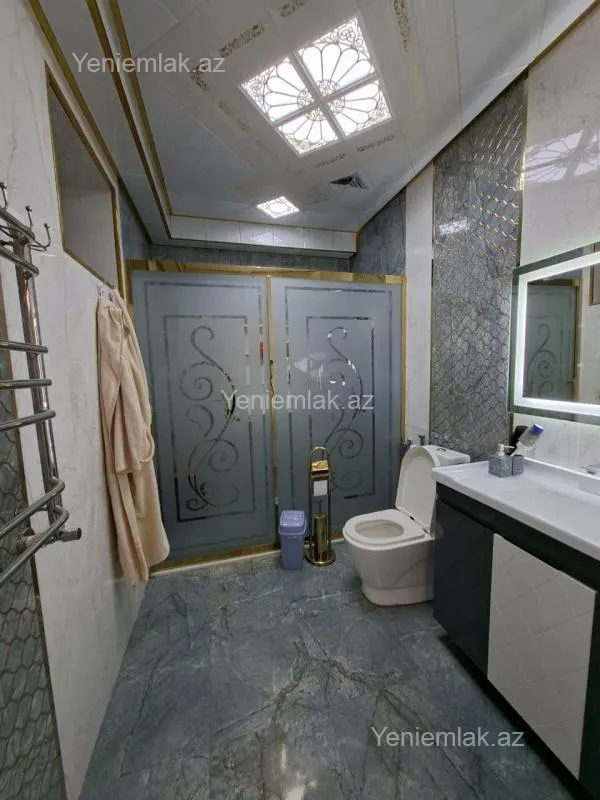 Satılır 8 otaqlı həyət evi 850 m²