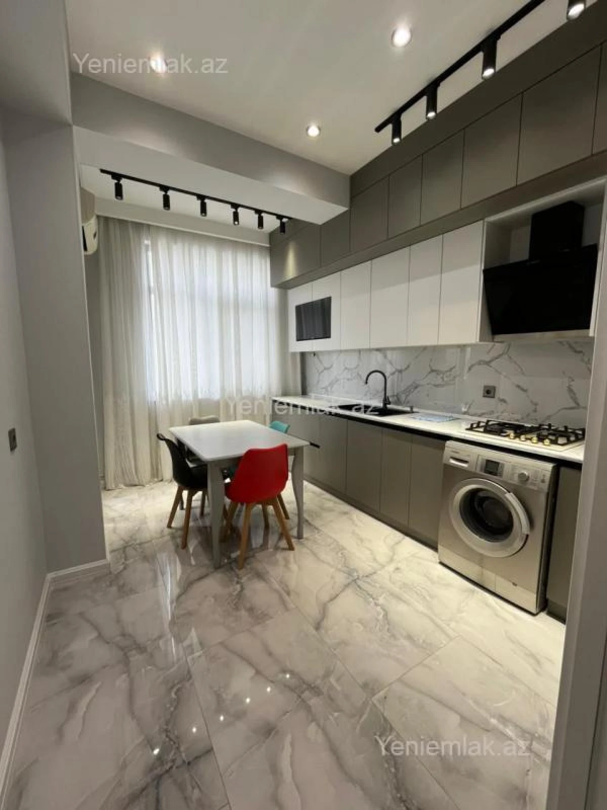 Satılır 2 otaqlı yeni tikili 70 m²